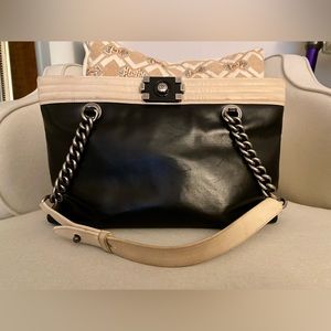 Chanel Black and Cream Smooth Calfskin Leather Boy Classic Medium Tote Bag